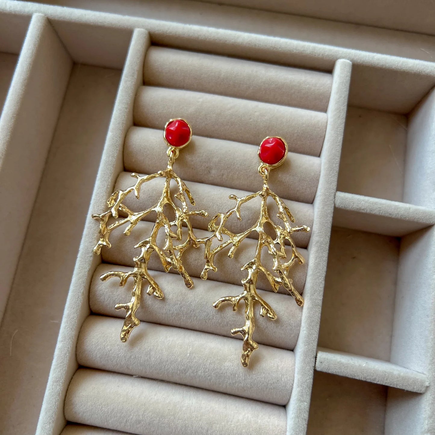 Red Stone Palm Tree Drops